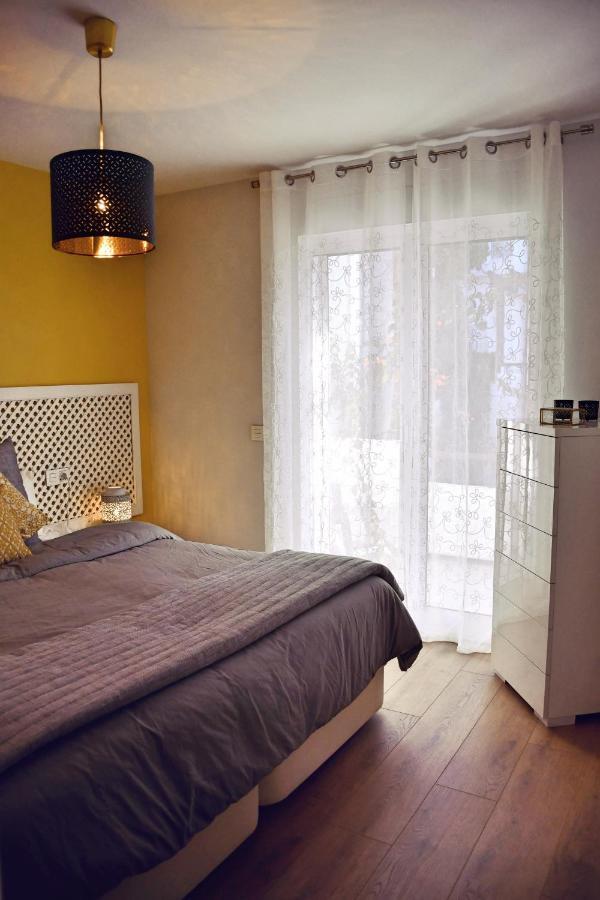 Yellow Jasper - Gemstone Getaway Vakantiehuis *